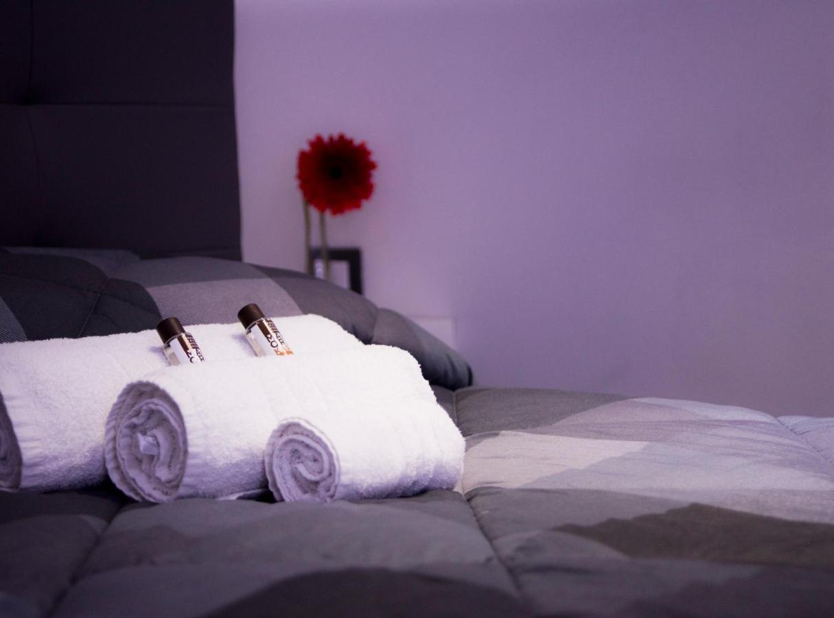 Suite Napoli Sotterranea Con Vasca Idromassaggio Ngoại thất bức ảnh