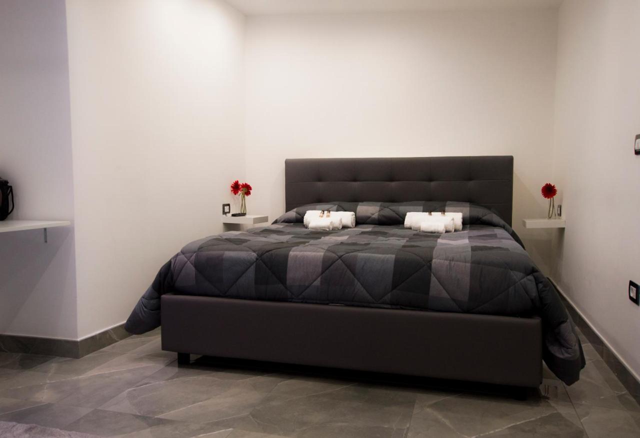 Suite Napoli Sotterranea Con Vasca Idromassaggio Ngoại thất bức ảnh